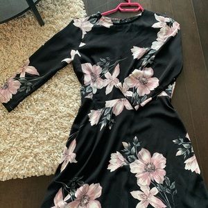 🌼Dynamite black and pink flowered dress!!
